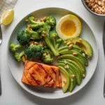 Example of a balanced Keto 2.0 plate with protein, low-carb vegetables, and healthy fats